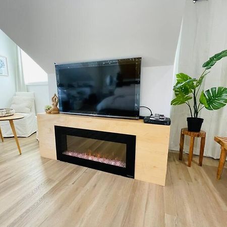 Stylish Cozy One Bedroom Studio With Free Parking Victoria Eksteriør bilde